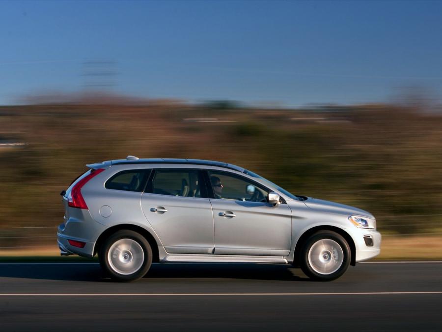  Volvo XC60 R-Design 2009 года  (UK) (фото 6 из 29)